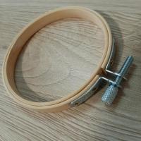 Tambour a broder en bois 8