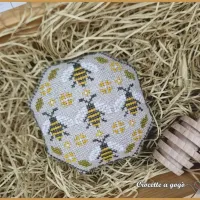 Tiny stitch things bee fiche ou kit de point de croix crocette a gogo