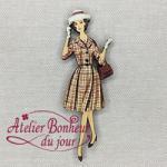 Vi 41 dame robe marron bouton bois atelier bonheur du jour